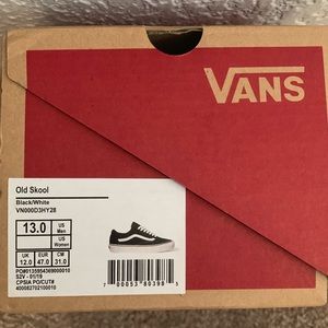 Vans Old Skool Sneaker in Black/White